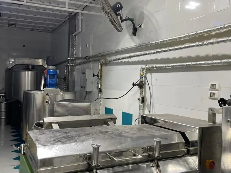 معدات المصنع